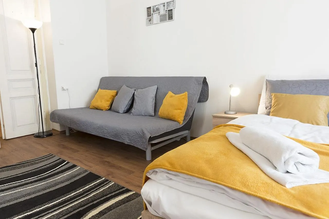 Lucky Angel Apartments In Prag