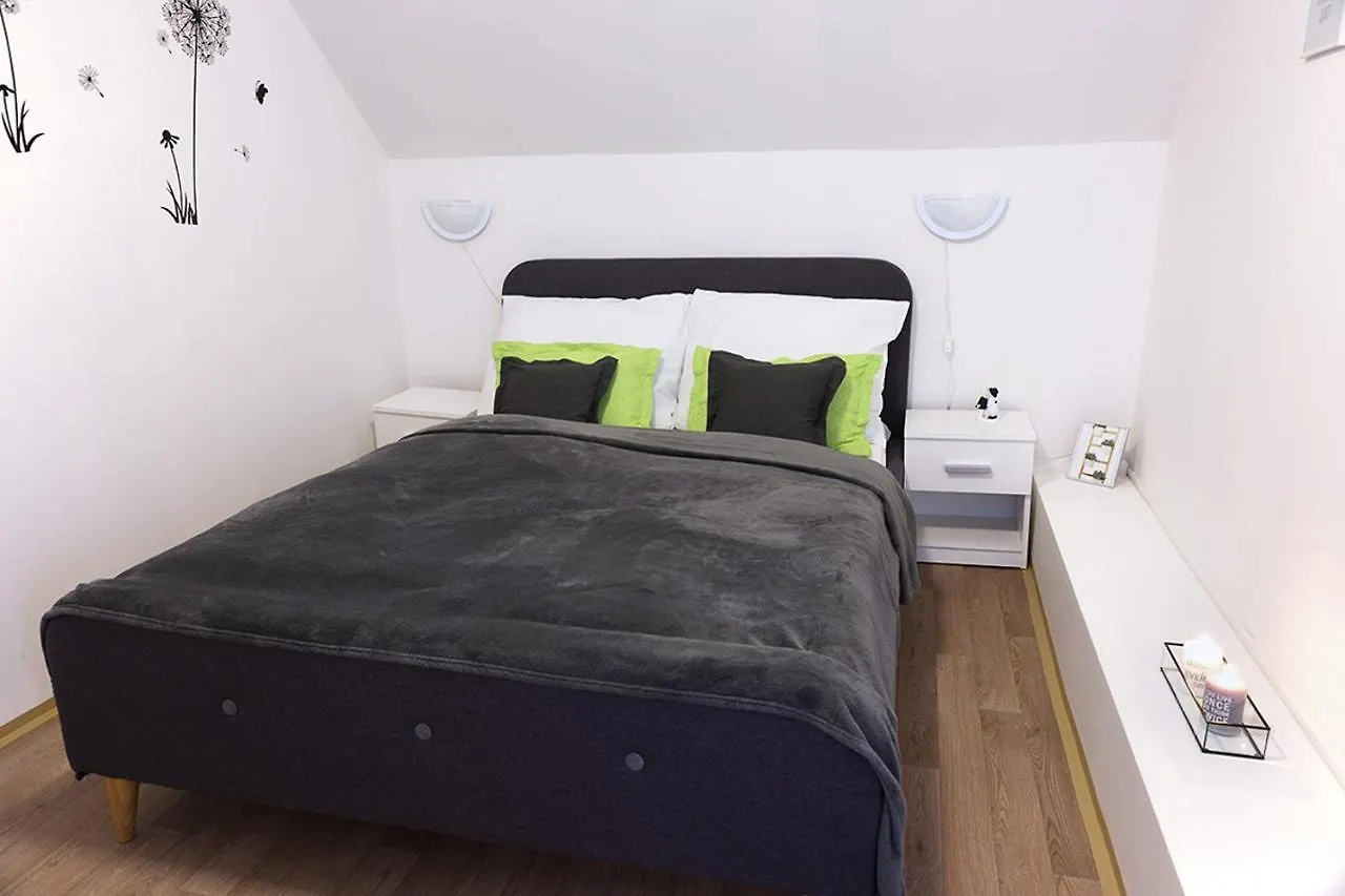 Lucky Angel Apartments In Prag 0*,