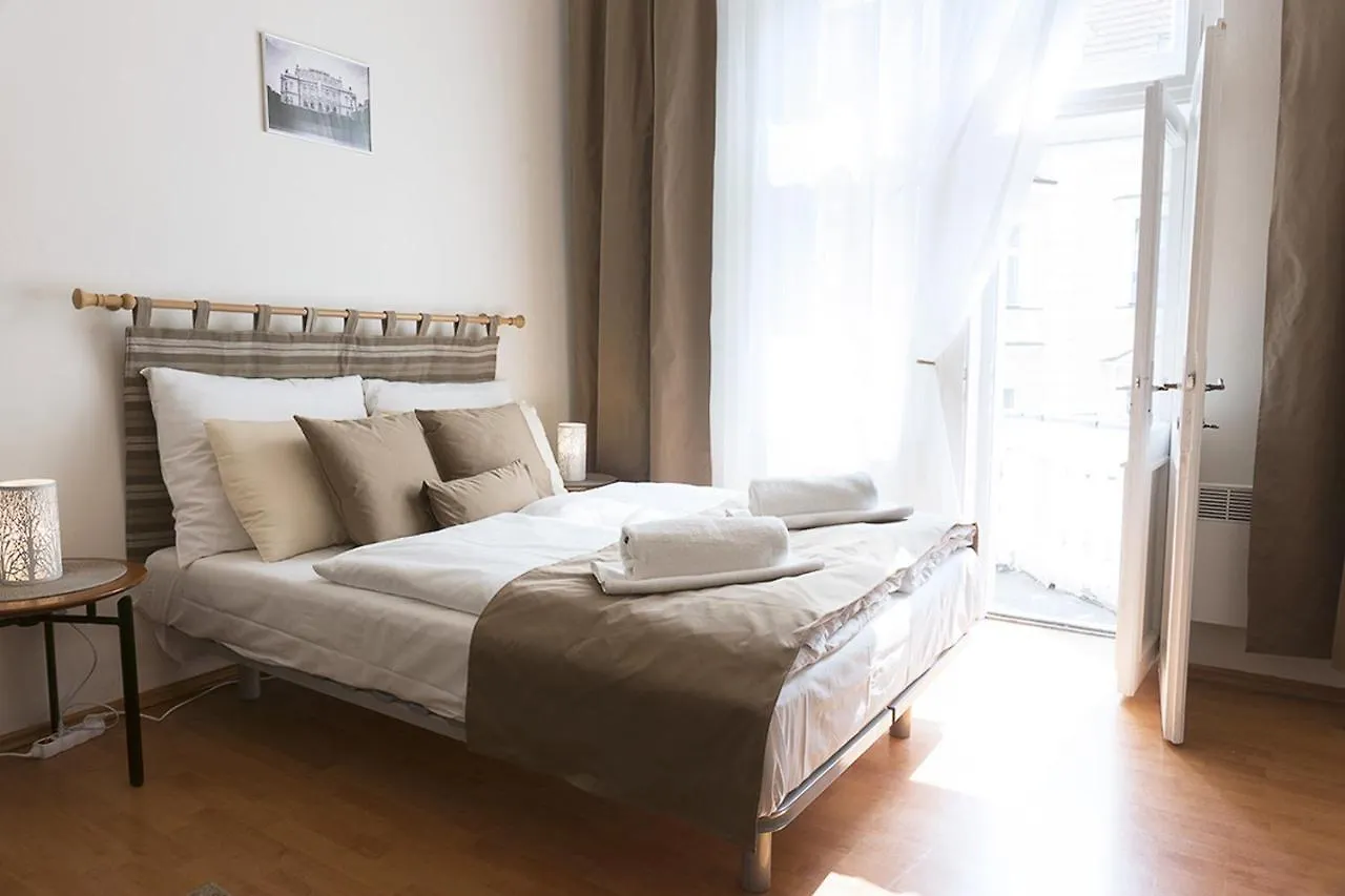 Lucky Angel Apartments In Prag